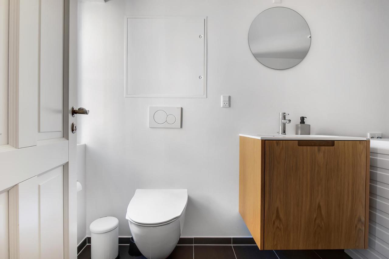 Apartment Sanders Regent - Inviting One-bedroom Near Square *